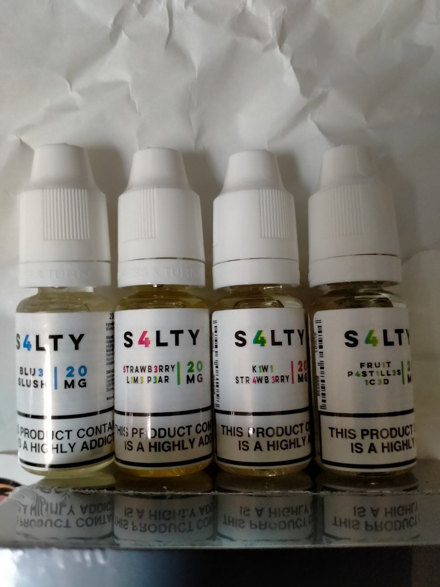 d17j17h17's tweet photo. Thank you very much @vapinghamster 👊💙
#compwin
#S4LTY
#vapefam
Cute tiny kit just charging 😉
Will give feedback after an evening with the new #S4LTY juice line 😋 https://t.co/HjcCBJYiGq