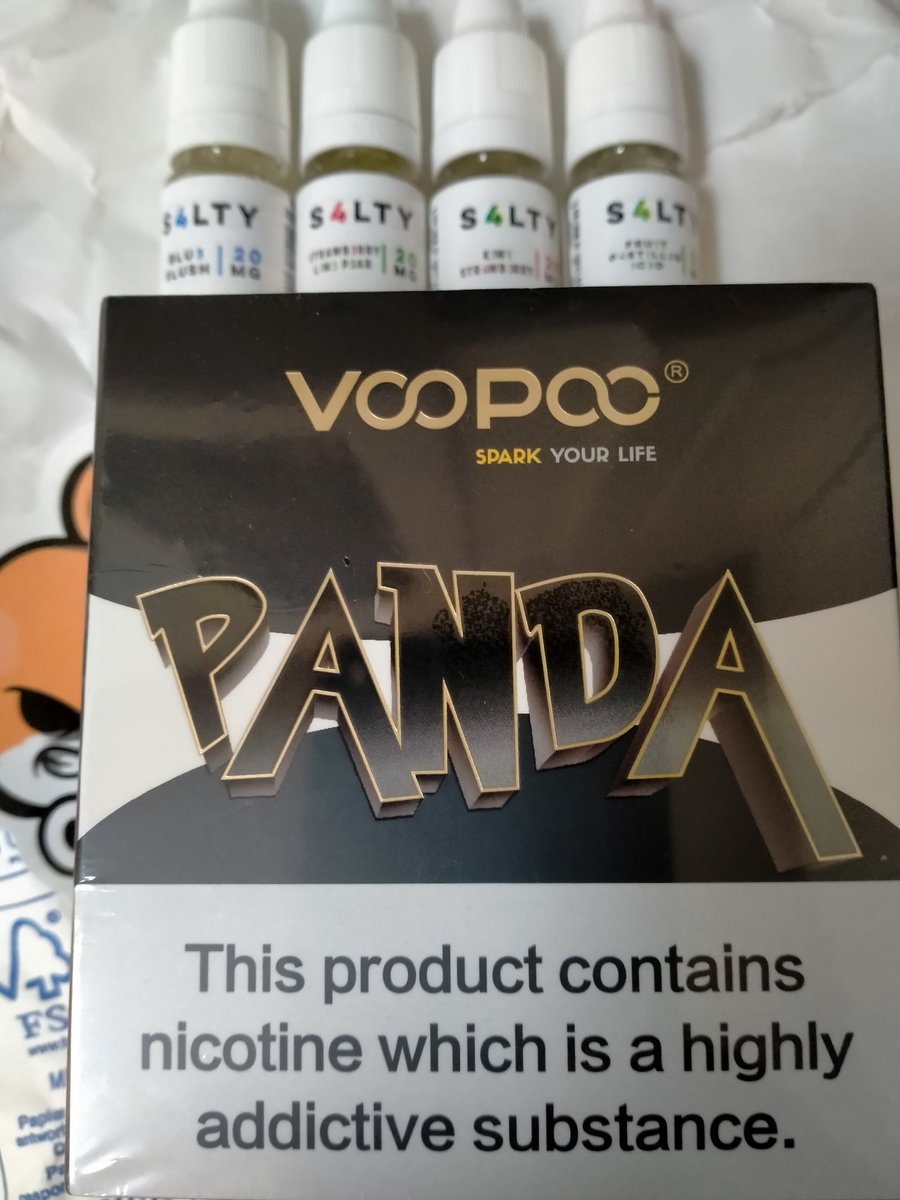 d17j17h17's tweet photo. Thank you very much @vapinghamster 👊💙
#compwin
#S4LTY
#vapefam
Cute tiny kit just charging 😉
Will give feedback after an evening with the new #S4LTY juice line 😋 https://t.co/HjcCBJYiGq