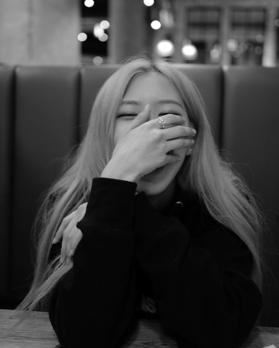 nhuwph04's tweet photo. WE LOVE YOU ROSÉ
YOU AND ONLY YOU <3 https://t.co/NeR1cZdNqK