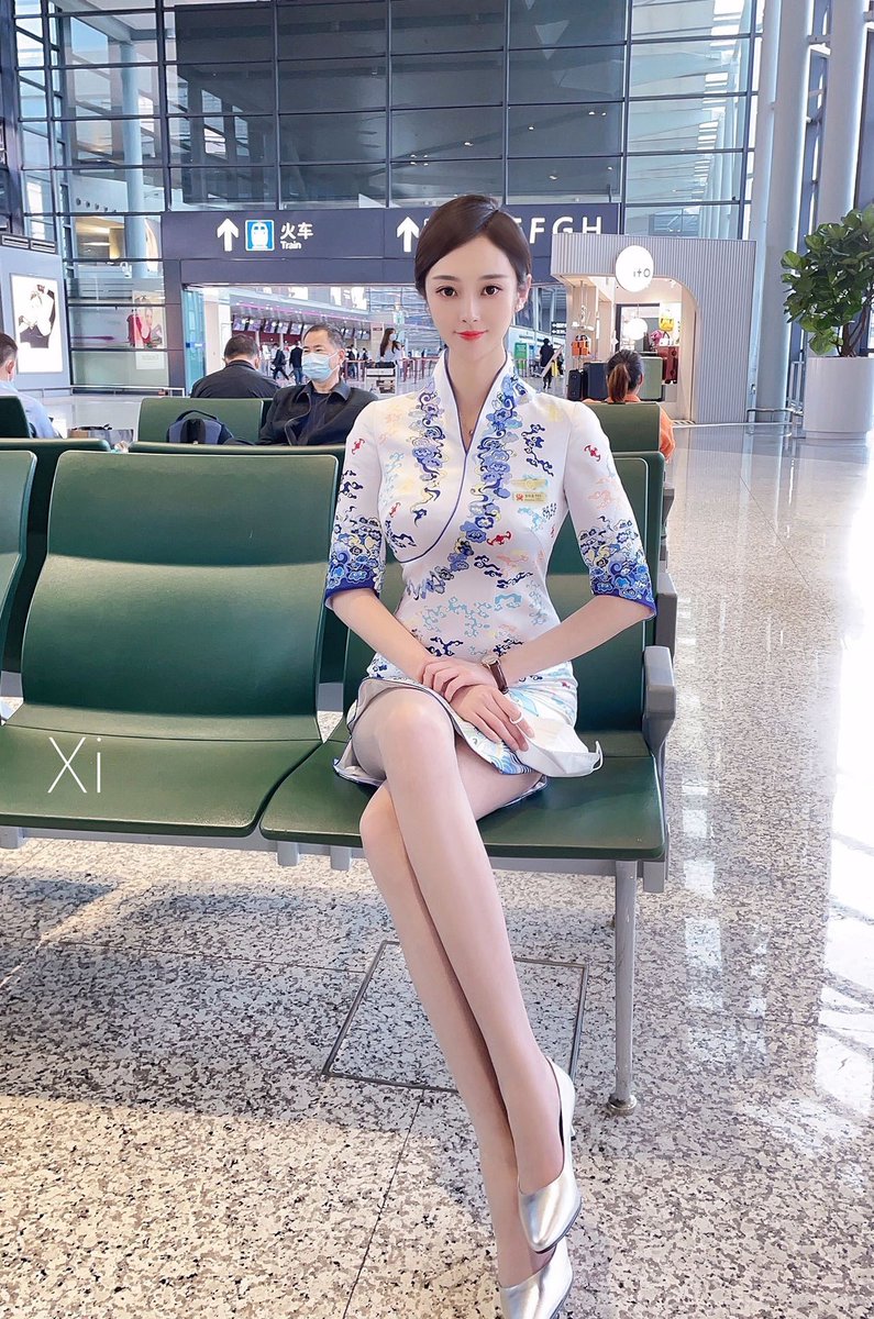 su19880818's tweet photo. 杭州空乘 气质高雅😍 声音好听
小汪 175CM
#最美空姐 #海航空姐 #杭州 https://t.co/EX4fXnTyqF