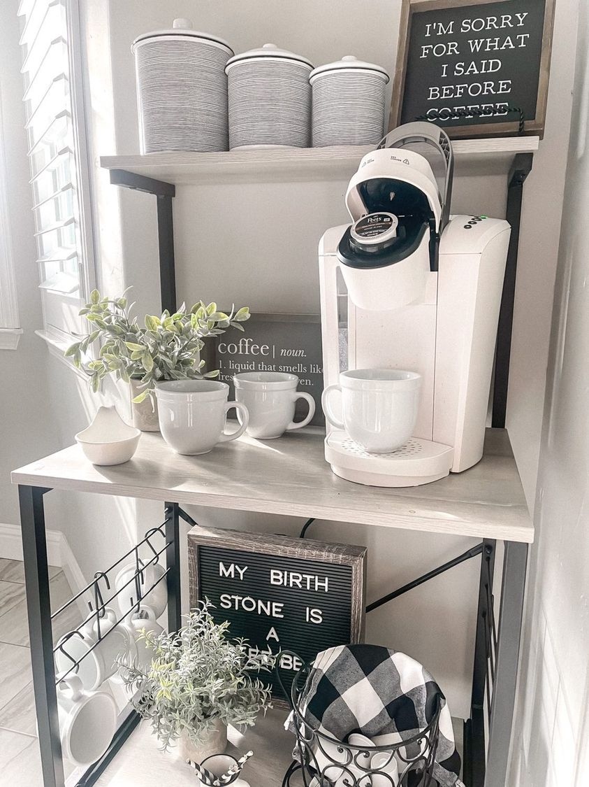 BestierOfficial's tweet image. Spring brings us growth and lavender lattes. ☕

📷: @countryrhodesleadhome
#bebestier #craftylittlemarket #lemondecor #coffeebarideas #coffeestation #floatingshelves #rusticshelves #shelfdecor #shelfie #keurig