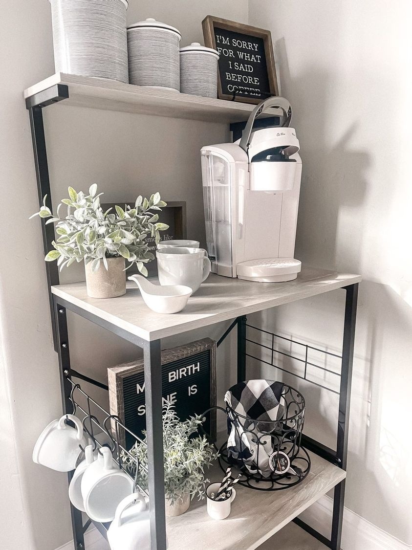 Spring brings us growth and lavender lattes. ☕

📷: @countryrhodesleadhome
#bebestier #craftylittlemarket #lemondecor #coffeebarideas #coffeestation #floatingshelves #rusticshelves #shelfdecor #shelfie #keurig