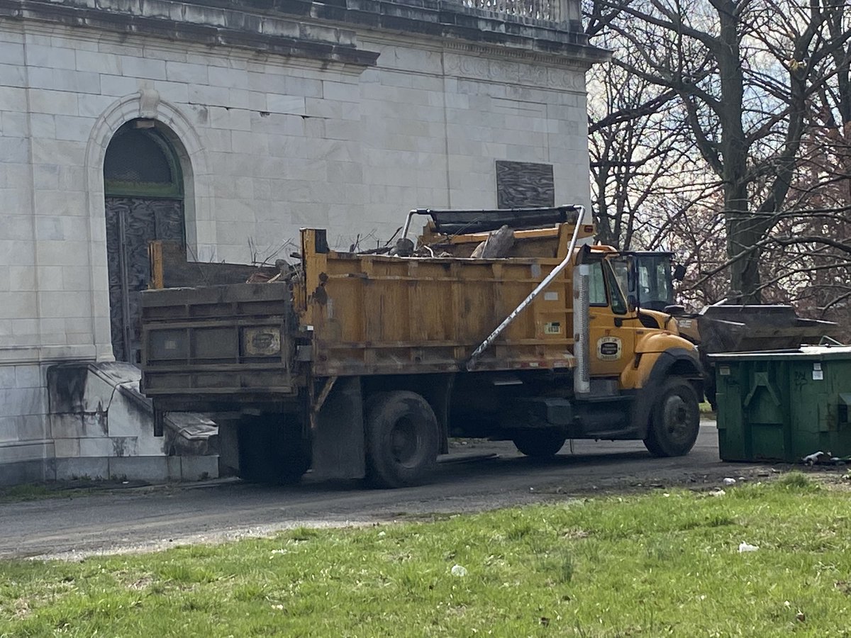 MWrightReports's tweet photo. The medical examiner’s office is conducting an autopsy at 11 AM today on the human remains that were exhumed from Deshong Park on Monday night. @ChesterPolicePA is working to identify the victim and establish a cause and manner of death. https://t.co/hPgmERCjNc