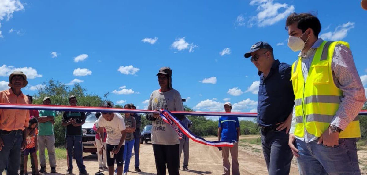RutaTranschaco's tweet photo. Luego muchos años de perseguir sus derechos, la comunidad Xákmok Kásek, perteneciente al Pueblo Sanapaná, por primera vez, cuenta con un acceso de todo tiempo gracias a las obras de Habilitación y Mantenimiento de la ruta PY09 – Transchaco.
@AgendaCAF @el_BID @mopcparaguay https://t.co/LcSTN5eY3v