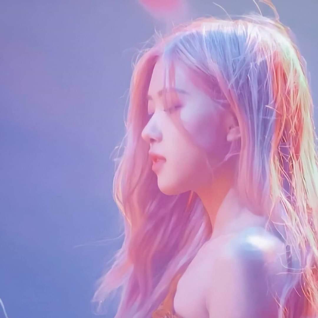 WE LOVE YOU ROSÉ
FANSÉS LOVE YOU