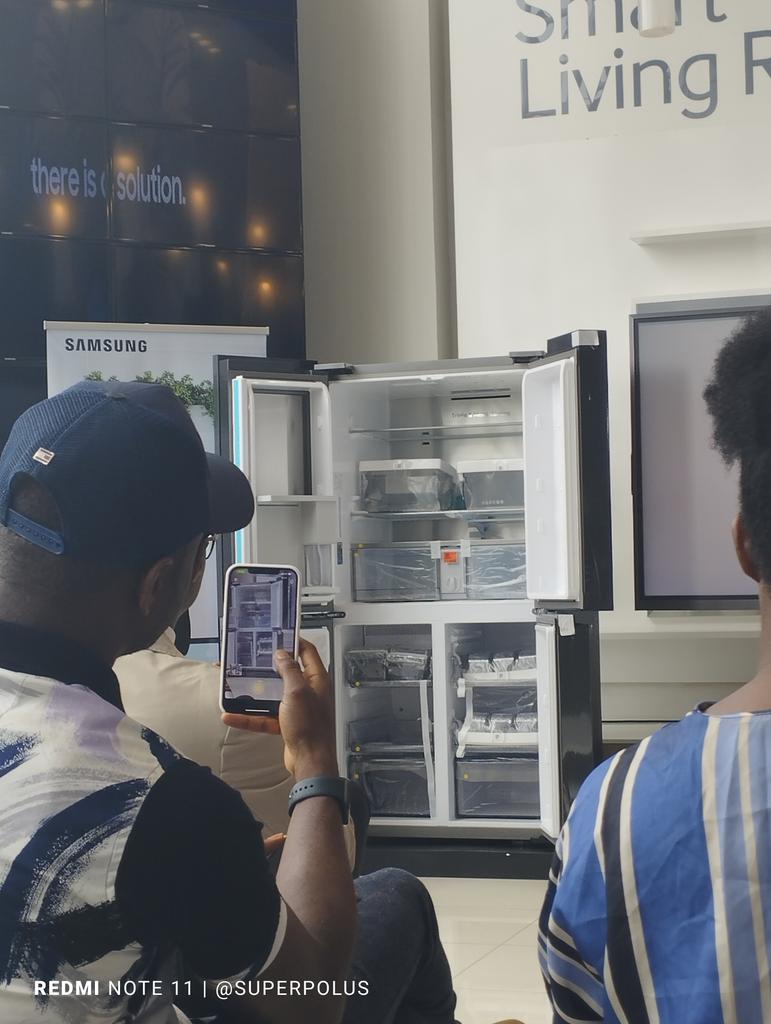SuperPolus's tweet photo. Le #BeSpoke de #Samsung est par ailleurs doté de la technologie Métal Cooling qui permet de conserver la fraîcheur des produits même en cas d’interruption d’Electricité pendant 12H.

Plus d'infos 👉 https://t.co/5mGkppbP7g https://t.co/3hNOfMh3eF