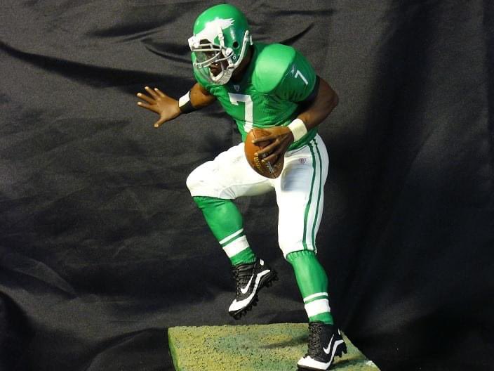 RVA_Bobbles's tweet photo. With the @Eagles announcing the return of the Kelly green unis here’s a look at a few customs I’ve done! @MichaelVick @unimockups @UniWatch @NFL_Journal @MikeQuickSix #theminsterofdefense #theultimateweapon #Eagles https://t.co/7kgSw7dwws