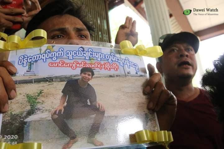 DTBESU's tweet photo. ▪️It has been a year since Kyaw Min Latt (b) Pho Toe died.
In 2021, Kyaw Min Latt, who was unjustly shot dead by the terrorist coup on March 27, died at around 11a.m on March 30.  Today marks the one year anniversary of the death of Kyaw Min Latt (b) Phoe Toe.
Photos -Dawei Watch https://t.co/YMbooJo1il