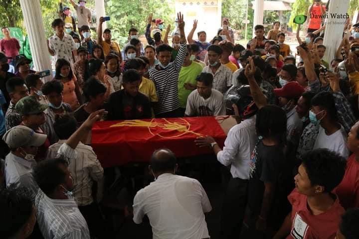 DTBESU's tweet photo. ▪️It has been a year since Kyaw Min Latt (b) Pho Toe died.
In 2021, Kyaw Min Latt, who was unjustly shot dead by the terrorist coup on March 27, died at around 11a.m on March 30.  Today marks the one year anniversary of the death of Kyaw Min Latt (b) Phoe Toe.
Photos -Dawei Watch https://t.co/YMbooJo1il