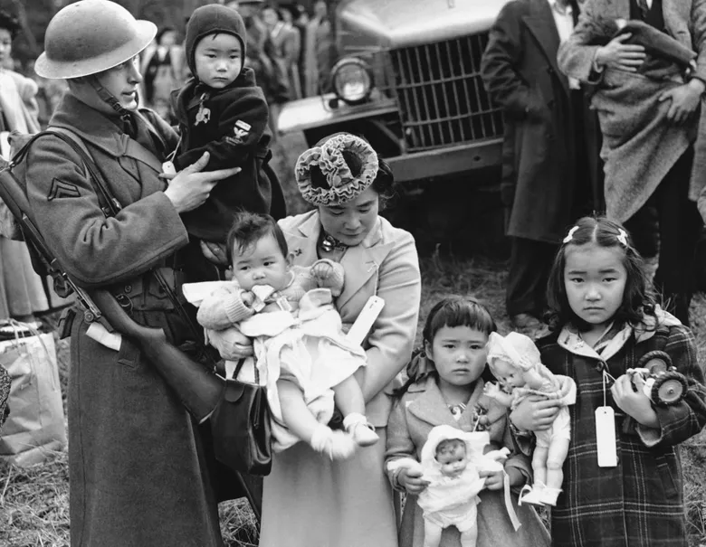 jwhittenbergK5's tweet photo. Today marks a dark chapter in American history.

80 years ago, Japanese Americans on Bainbridge Island, WA, were the first to be removed from their homes and incarcerated under Exec. Order 9066.

It's a period of time our country doesn't seem to teach in schools. Never forget. https://t.co/l4mBdaScGA