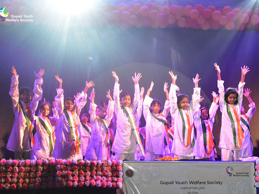 gopali_youth's tweet photo. Aashayein - Annual Day of Jagriti Vidya Mandir was conducted on 27 March, 2022 with the theme, 5 elements of nature .
The students, teachers and all of us will cherish the moments forever.
Presenting a glimpse of the event through these perfect captures!
#ngo #gyws #iitkgp #jvm https://t.co/J2gHKYiMWg