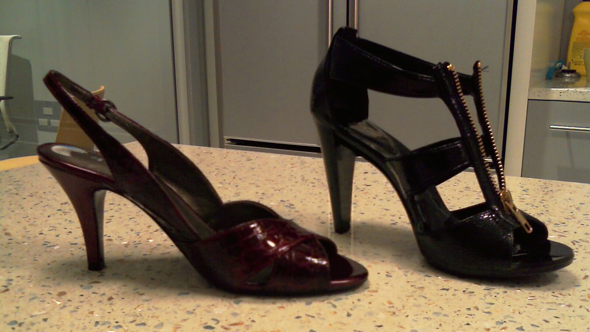 ShoeTreatment's tweet photo. Last night while doing my regular security patrol, I entered my fav 5th floor and sneaked under few desks and found this treasure. 
Licked all of them clean for the hard working ladies :-)
Follow @ShoeTreatment for more updates
#nightshift #womenshoes #workwear #shoeworship https://t.co/xbY9hSr0qx
