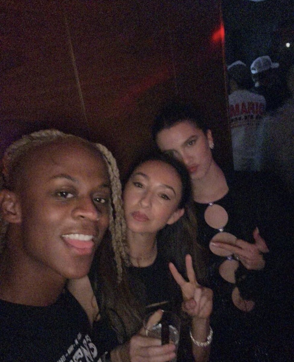 MayaHenryUA's tweet photo. 📸| Maya just shared a new post via Instagram! (2/2) https://t.co/yShbUKoDiT