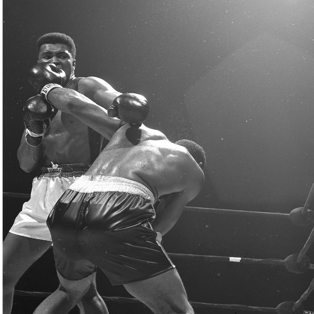 Muhammad Ali in action versus Zora Folley during his fight at Madison Square Garden. 

📸: @LeiferNeil 

#MuhammadAli #NeilLeifer #ZoraFolley #Boxing #Champion #Icon #GOAT #MadisonSquareGarden #MSG #NewYorkCity
