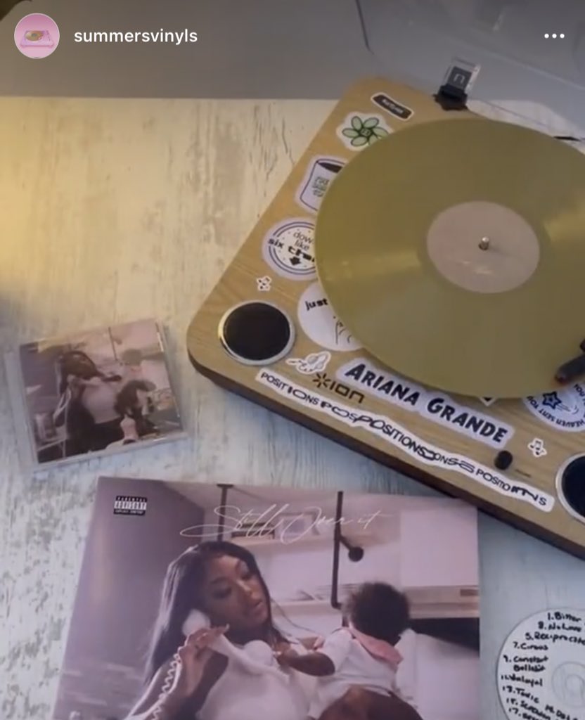 AG7Source's tweet photo. R&amp;B legend, Summer Walker bought the “Positions” deluxe stickers and has them displayed on her vinyl player 🤍 https://t.co/smnPyhA0Ti