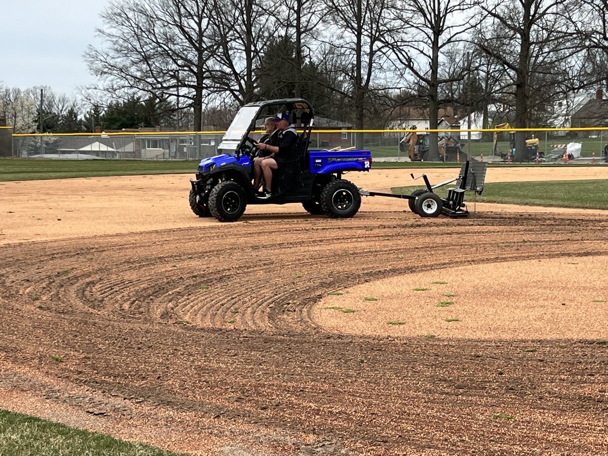 ReadingAthletic's tweet photo. Mr. Morgan doing what he does, coming through for and helping out Reading Athletics. Thank you Sir!
@AstiMama 
@ReadingBaseball 
@ReadingSoftball https://t.co/JwTneDDGCT
