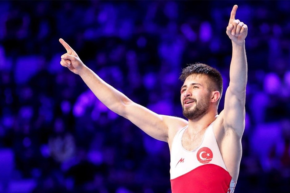 Avrupa güreş şampiyonası 92 kilo kategorisinde Feyzullah Aktürk ve 125 kilo kategorisinde Taha Akgül Altın madalya. 61 kilo kategorisinde ise gümüş madalya kazanan Süleyman Atlı'yı tebrik ediyorum.🏅