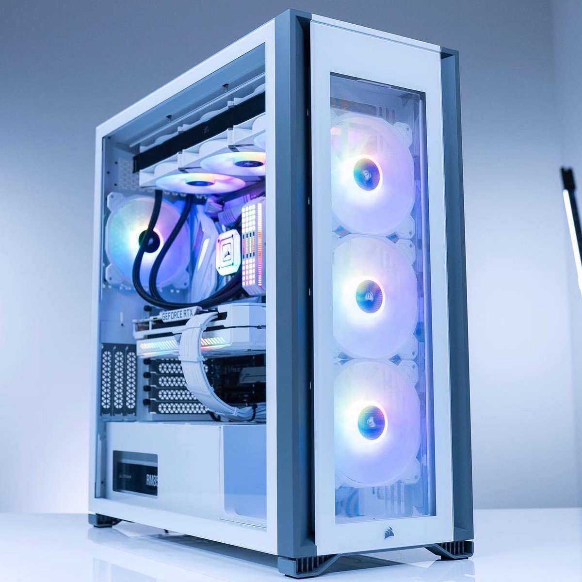 robeytech's tweet photo. Talk about a gorgeous @CORSAIR 7000x  build! 😍

Specs:
Case: @CORSAIR 7000X White
CPU: @IntelGaming Core-i9 11900K
GPU: @ASUS_ROGNA Strix 3080 White 
RAM: @CORSAIR Corsair Dominator Platinum 4000MHz C19 32GB https://t.co/TUvyW4P24B