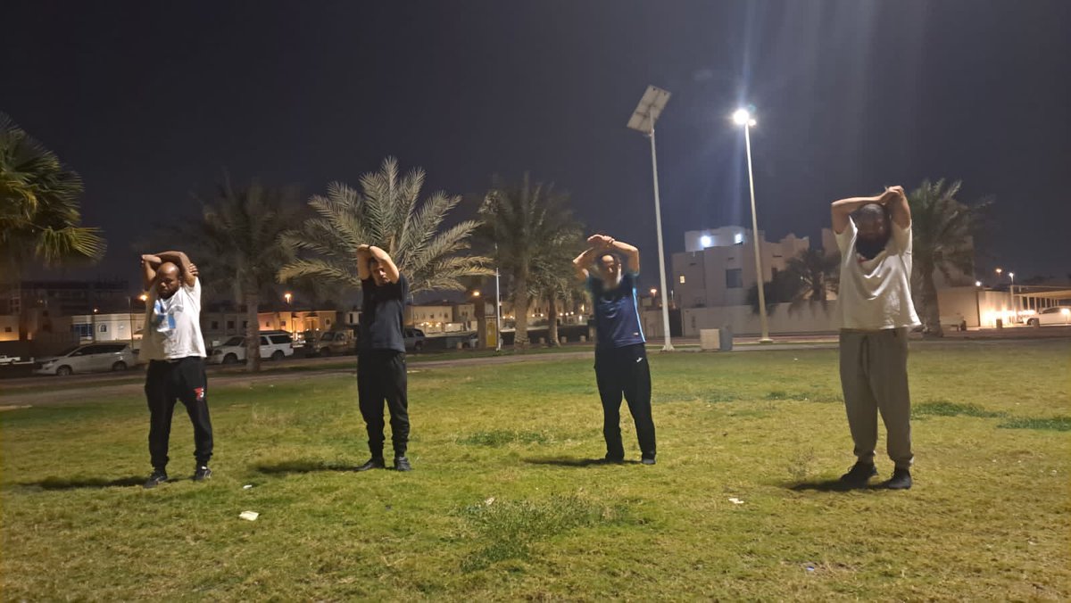 تمرين اليوم الاربعاء المسائي كان رائعا مع نخبة من الاعضاء المميزين اصحاب الهمم العالية قطع خلاله ٦ كيلو وضم ١٣ عضوا في جو من الجدية والنشاط
⁧#مشاة_السعودية⁩
⁧#مجموعات_المشي⁩
⁧#المشي_للصحة⁩ 
⁧#تعزيز_الصحة⁩
#المشي_فجرا 
⁧#مجتمع_صحي_رياضي