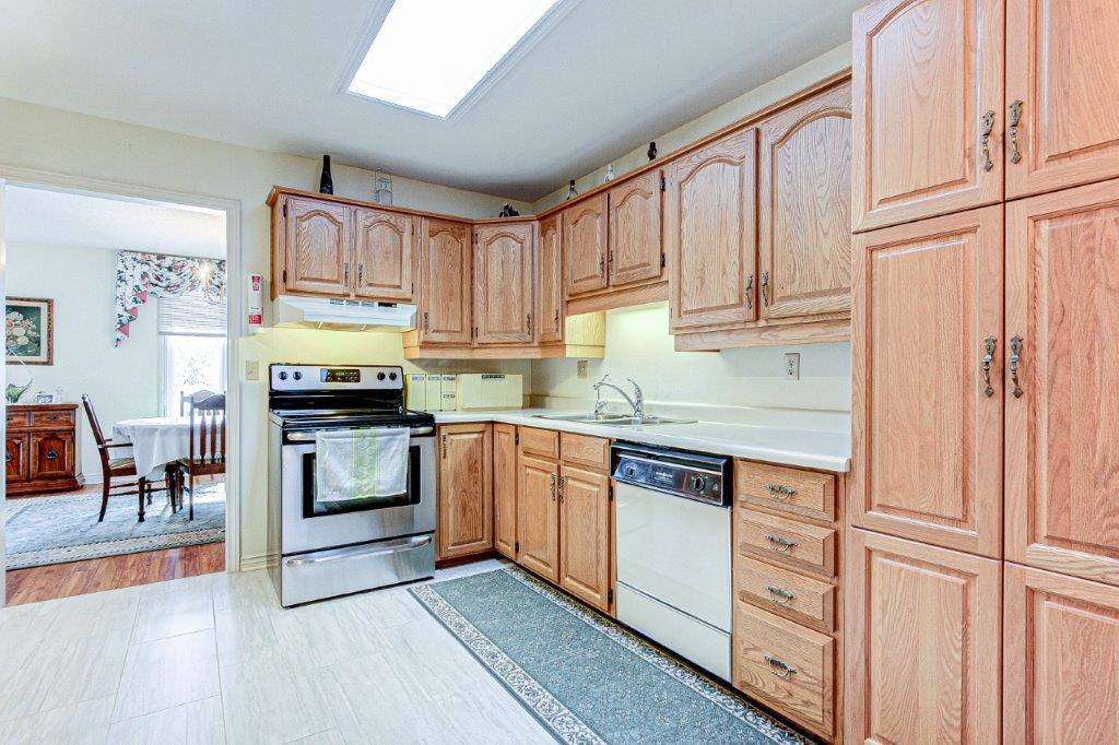 ateamlondon's tweet photo. 💥JUST LISTED! 14-2 Cadeau Terrace💥
Impeccably maintained townhouse in the desirable neighbourhood of Byron!
Contact Kim for more information

🅰️ RE/MAX Hallmark A Team
📍 220 Wellington Road
💻 https://t.co/B75yDcg6y7
📲 519-872-8326
📧info@ateamlondon.ca
.
.
.
.
#ldnont #condo https://t.co/lWlpitEJEH