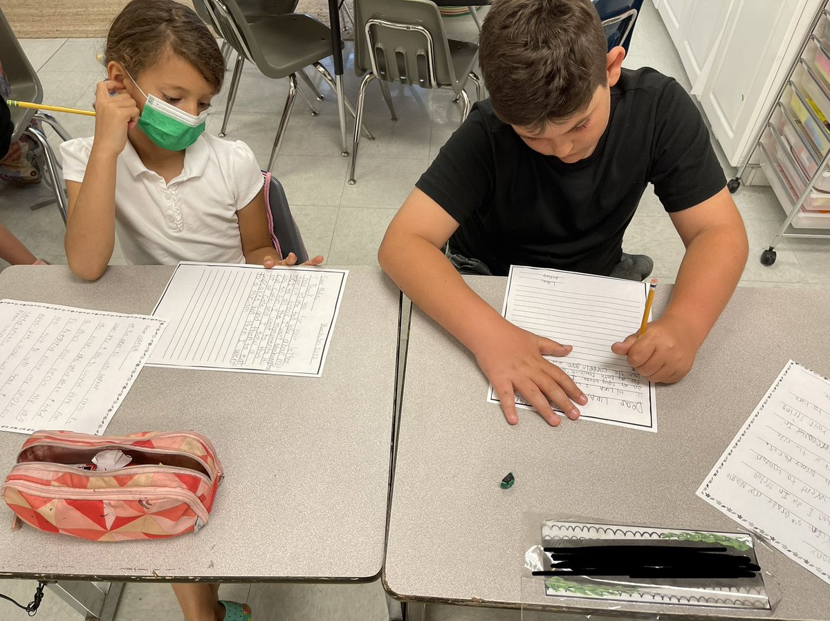 kinderwithkelly's tweet photo. My students are so excited to have their new pen pals in Ms. Barker’s class for our narrative nonfiction letters unit in writing!! Today they received their first letters from their pen pals and wrote back to their new friends. 🥳✍🏼📝 Ready to “mail” these out!💌📫 https://t.co/i1RkLajSie
