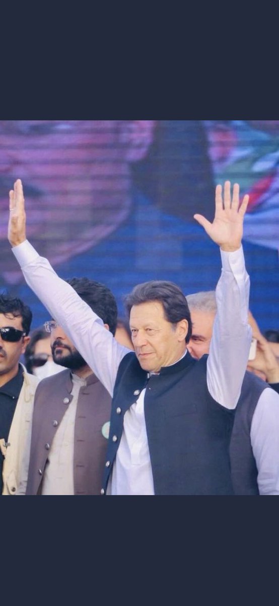 Mkhan5120's tweet photo. Be a champion like Imran khan. Wounded and back stabbed yet fighting the battle like a freaking champion! This generation will remember him and learn from him. The future is bright!
#Emergency #Bajwa #PMImranKhan  #BehindYouSkipper https://t.co/Bx7D9YaS74 https://t.co/s9T8TU0J3b