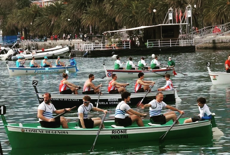 billimasirowing's tweet photo. Al Campionato Italiano di fondo della @ItaliaFicsf del 9 e 10 aprile alla Darsena vedremo imbarcazioni cui siamo meno abituati: ELBA, le Jole lariane, le VIP imbarcazioni a voga in piedi che emulano la voga veneta e i Gozzi a 4 vogatori. @NavicelliS https://t.co/7lsnuQRVim