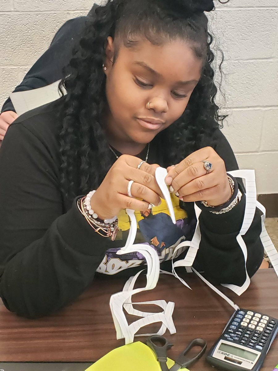 8bBmms's tweet photo. Math State Testing done, so we put our problem-solving skills to the test! Can you fit through a piece of paper, cutting only a hole through it? #bmmstitans https://t.co/oBdJFv3OL6