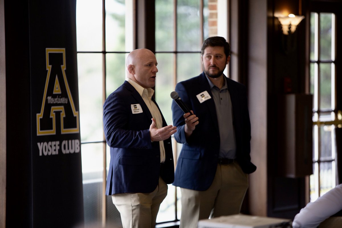 Always appreciate the opportunity to travel to different cities in North Carolina and talk to our #AppFamily about App State Wrestling!

#MountaineerSpringTour