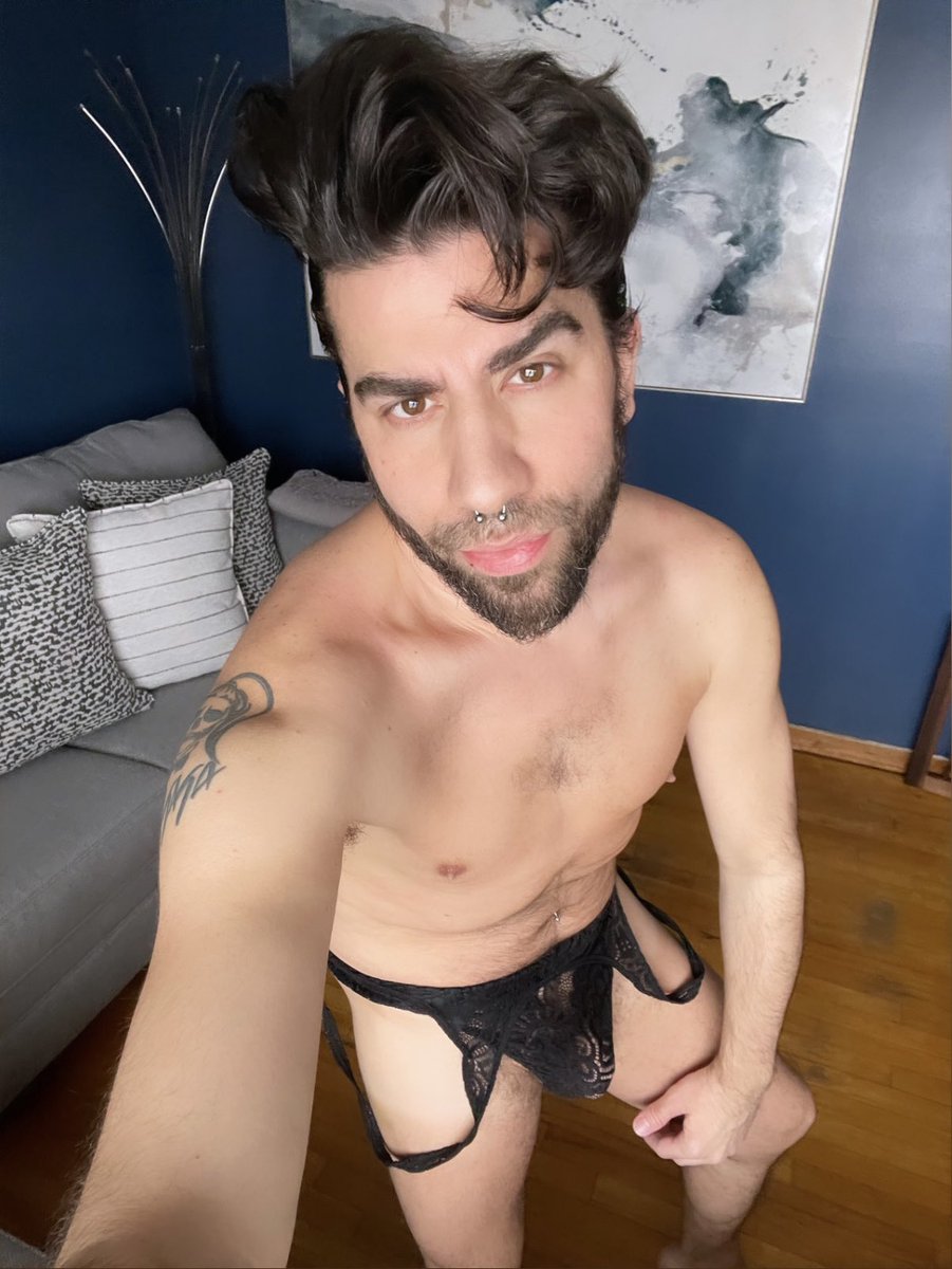 Minageboy's tweet photo. Hello Bitches! 
#gaymen #sexylingerie #silly https://t.co/quyC2Habnz