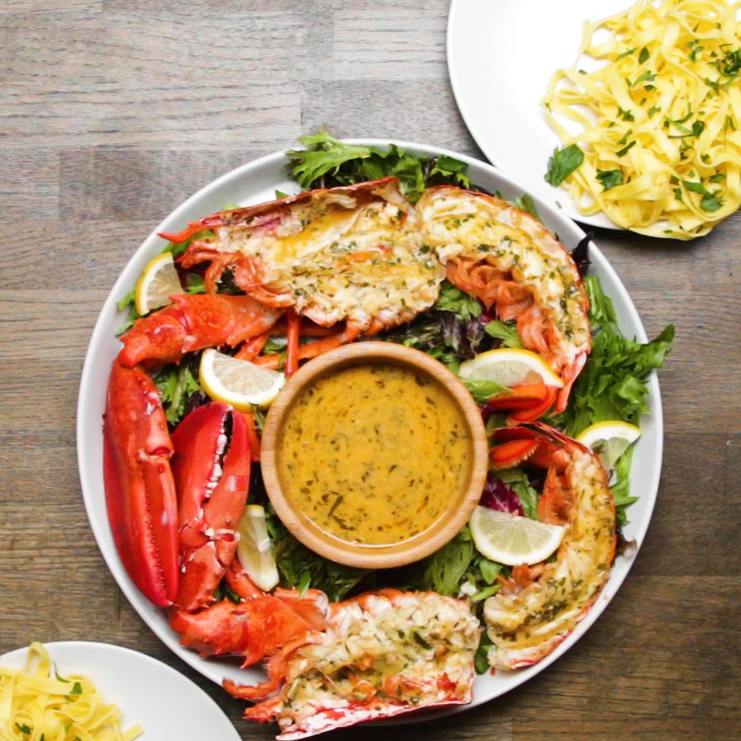 RT @BuzzFeedFood: Grilled Lobsters With Garlic Butter Is Actually Easy To Do At Home ? https://t.co/X0Hg9Eqv2c