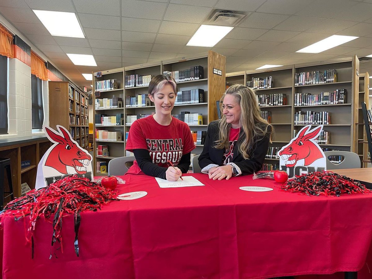 CentralRpdc's tweet photo. So exciting to see these two making a commitment to the most rewarding and influential profession! 

Want to share your graduates’ commitment to UCM and the field of education? Contact the Central RPDC or UCM’s College of Ed. if you would like your seniors highlighted! https://t.co/L7KC3Mpcr4