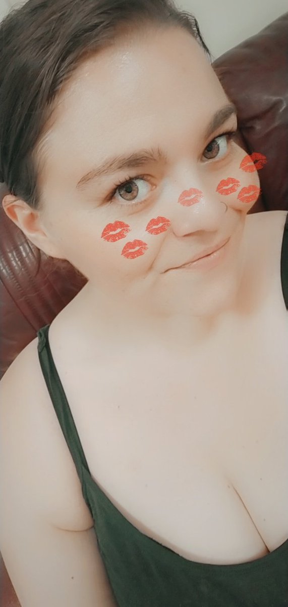1987chicky1's tweet photo. Happy Thursday lovelies #adulting #thursdaymorning #aussiegirls https://t.co/d7rpI2vgLD
