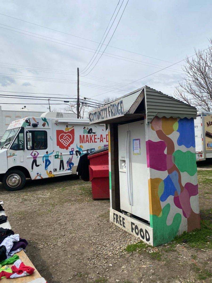 MakeADayHQ's tweet photo. It's a beautiful day to serve🌞
Today we had a special mobile outreach service in Franklinton next to @thereddoorbbq! We look forward to serving more in Franklinton soon 😊
#makeaday #onthego #mobileoutreach #franklinton #columbusohio #whatshappeninwednesday https://t.co/5EmgPUggoe