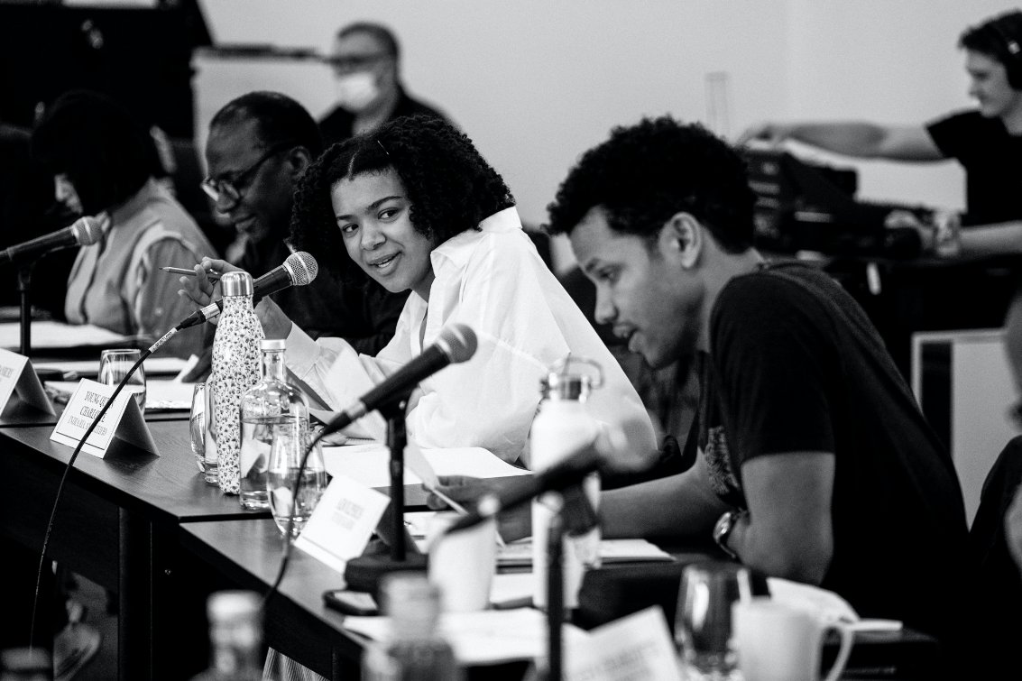 NetflixLAT's tweet photo. Y el talento: 🥰
India Amarteifio (joven reina Charlotte), Michelle Fairley (princesa Augusta), 
Corey Mylchreest (joven Rey George), Arsema Thomas (joven Agatha Danbury), Golda Rosheuval (Reina Charlotte), Adjoa Andoh (Lady Danbury) y Ruth Gemmell (Lady Bridgerton) https://t.co/dhJ9I7ZqI4