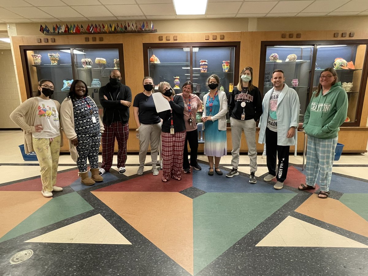 SeeTheAble1's tweet photo. We had such a fun day in our #Pajamas today!!! @CraytonMiddle #SpiritWeek #Abriyanna #Tired๐ด๐ค #ChooseToInclude #SCUnified #R1Unified #BestOfCMS @MrDanielStetson @CassieCogburn @MrSeanSamon @AlanaMReynolds @MissBrownA @montescrayton @ShainaManuel @Sky_Hook_15 ๐ค๐ค๐ https://t.co/wN07Ny5SGT
