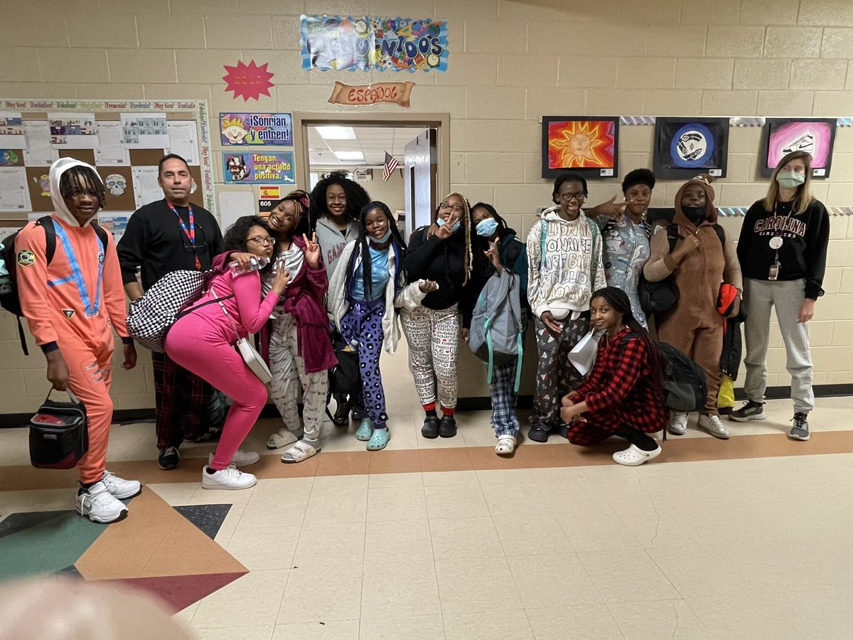 SeeTheAble1's tweet photo. We had such a fun day in our #Pajamas today!!! @CraytonMiddle #SpiritWeek #Abriyanna #Tired๐ด๐ค #ChooseToInclude #SCUnified #R1Unified #BestOfCMS @MrDanielStetson @CassieCogburn @MrSeanSamon @AlanaMReynolds @MissBrownA @montescrayton @ShainaManuel @Sky_Hook_15 ๐ค๐ค๐ https://t.co/wN07Ny5SGT