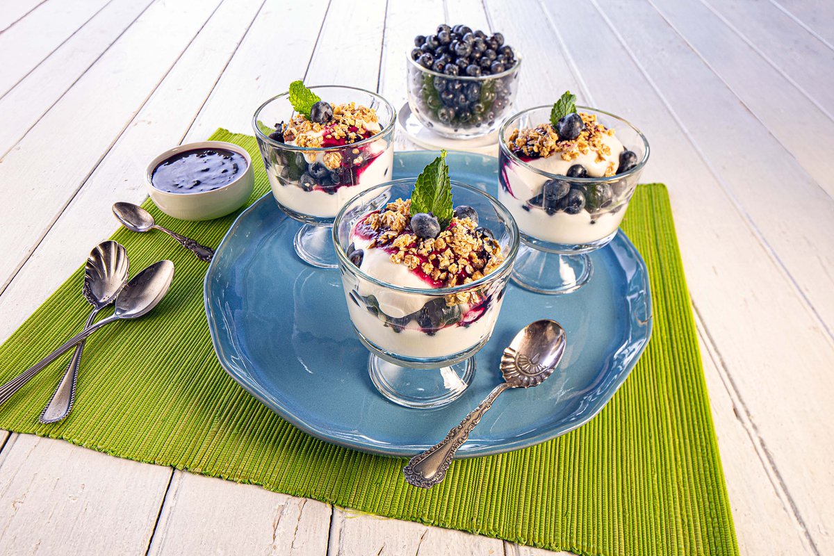freshfromFL's tweet photo. Looking for the "parfait" new dessert recipe? Try this Florida Blueberry Parfait! https://t.co/CfTGgAXm8b

#freshfromflorida #floridaagriculture #blueberries #blueberry #blueberryrecipe #blueberryrecipes #parfait #parfaitrecipe #dessertideas #blueberryideas #blueberryparfait https://t.co/w3NPLJiaIR