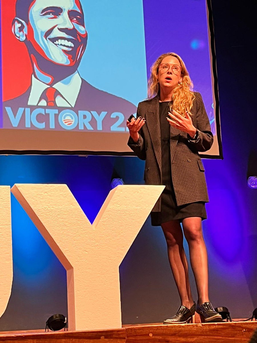 VickyGadea_'s tweet photo. Hoy estuve en el @smdayUY hablando sobre política y territorio digital. Muchas gracias @ComunicacionORT por la invitación. Sigan el evento por VeraTV, hay muy buenos expositores 🤓 https://t.co/PrhYBqwBeL