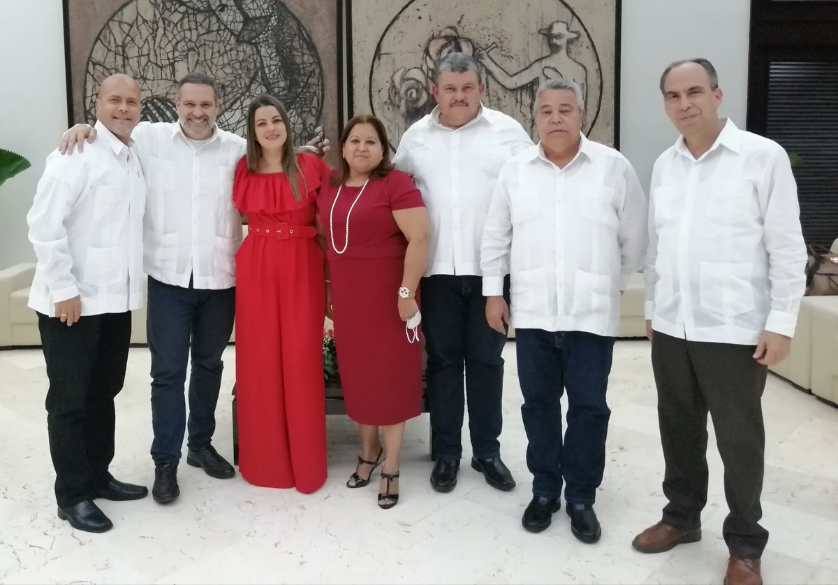 GHNordelo5's tweet photo. Jornada de emociones en acto de condecoraciones estatales de la @UJCdeCuba #VamosConTodo #Cuba #CDRCuba #UJCdeCuba #SomosDelBarrio https://t.co/wu5IpjQ9OA
