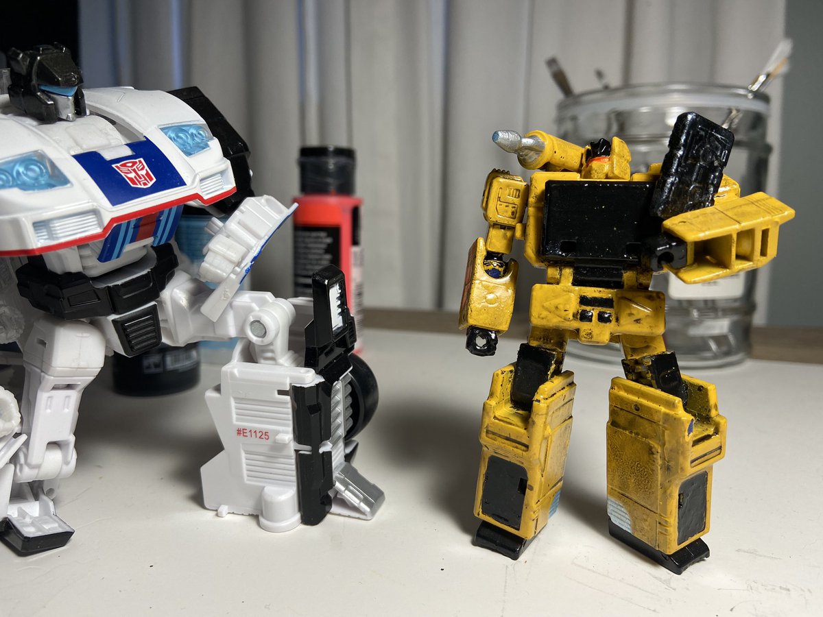 SplendidEhhg's tweet image. I finished my weirdest obscurely custom yet!!!! The Lever transformers from FOC!!! #Transformers #Macadams #TransformersFOC #Cybertron