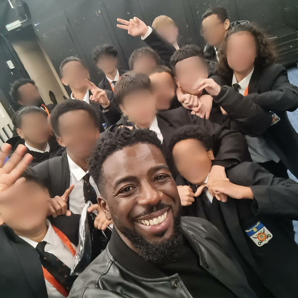 Mervyn Mensah (@mensahmervyn) on Twitter photo ENDS ARE NOT BAD THINGS 😭😭😭 THEY JUST MEAN SOMETHING ELSE IS ABOUT TO BEGIN. 🌄
Final session of my 6 week programmes can be bitter sweet. I'll miss the banter, conversations, learning and sharing 🥺 but definitely excited for their future!
<a href="/theheathlandsch/">The Heathland School</a> ENDS ARE NOT BAD THINGS 😭😭😭 THEY JUST MEAN SOMETHING ELSE IS ABOUT TO BEGIN. 🌄
Final session of my 6 week programmes can be bitter sweet. I'll miss the banter, conversations, learning and sharing 🥺 but definitely excited for their future!
<a href="/theheathlandsch/">The Heathland School</a>