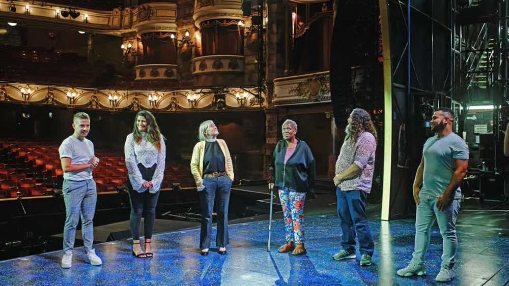 jsillsmusic's tweet photo. Bravo to #AnyoneCanSing for celebrating the transformative power of singing this evening @SkyArts. All of the coaches had such compassion, humour, patience, expertise &amp; enthusiasm - just what is needed to bring the best out of under-confident singers. So refreshing! https://t.co/KXj5uByuAM