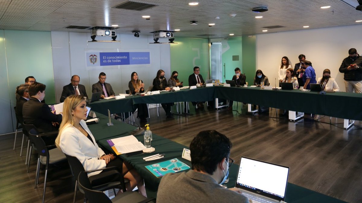 TitoCrissien's tweet photo. ¡Tenemos grandes anuncios desde @MincienciasCo!
Damos apertura a la primera sesión del Consejo Nacional de Política de Ciencia, Tecnología e Innovación (#CONACTI), con el fin de proponer lineamientos para el diseño, formulación y evaluación de la política de Estado en CTeI. https://t.co/nFq2cYBnnV
