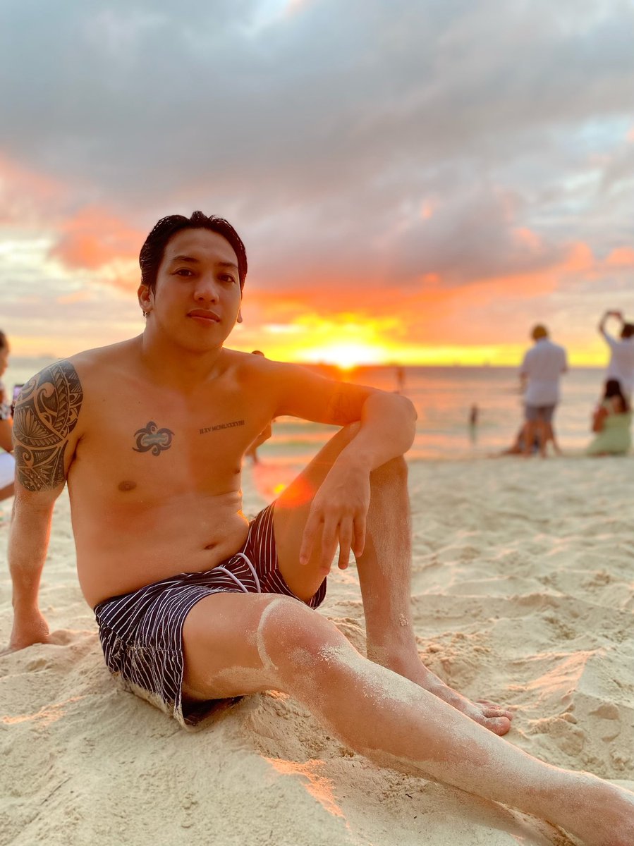 AldoydaBarb's tweet photo. Breathe in the Sunset 🌅 https://t.co/IULdC0iJfk