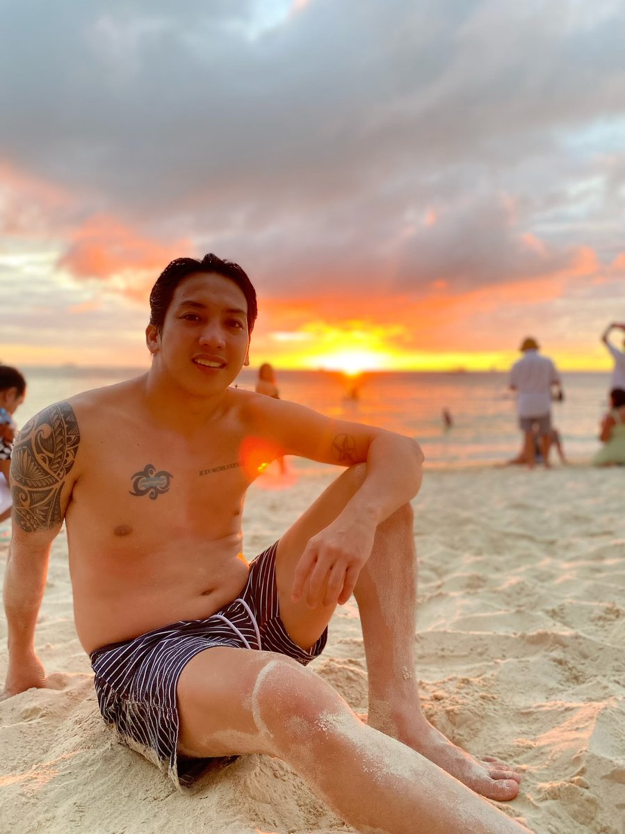 AldoydaBarb's tweet photo. Breathe in the Sunset 🌅 https://t.co/IULdC0iJfk