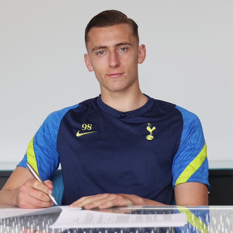 SpursOfficial's tweet photo. ✍️ We are delighted to announce that @Charliesayers3 has signed his first professional contract with the Club.

Congratulations, Charlie! 👏