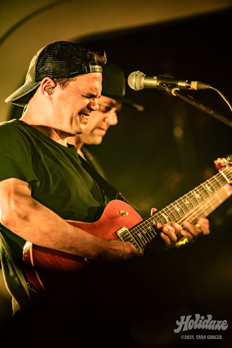 Holidaze tweet media