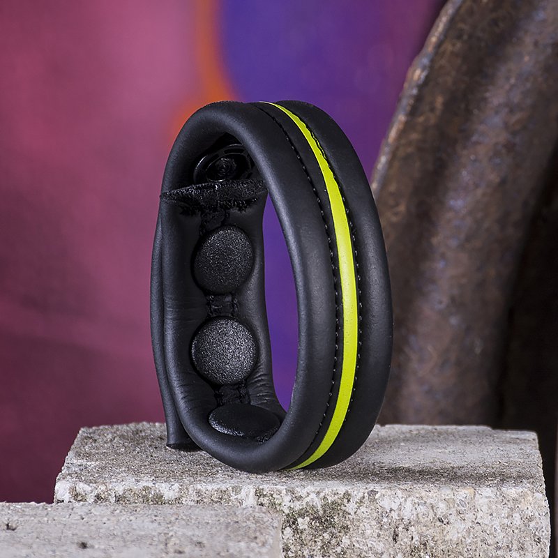 KinkyToday's tweet photo. This cock ring is the perfect accessory to wear to a kinky party to make your cock look insanely horny 🤤

Tip: We also have a ballstretcher to match with it! 😏

https://t.co/K9gAq0tcG1
Racer Cock Strap: https://t.co/q1YnIvLa4J
Racer Ball Strap: https://t.co/vBqCkX4HuT https://t.co/r6FTOPQtyE