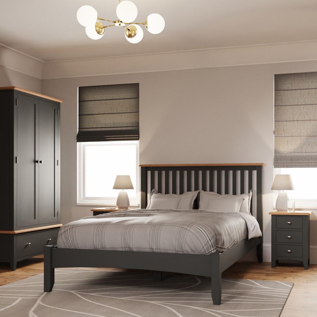FishpoolsUK's tweet image. Update your bedroom with the Shoreditch collection. Featuring Bevel detailing to the tops and tapered legs, this range features on-trend grey finishes paired with light oak tops &amp;amp; brushed metal handles. Perfect for any contemporary bedroom design #greybedroom #greybed #luxurybed